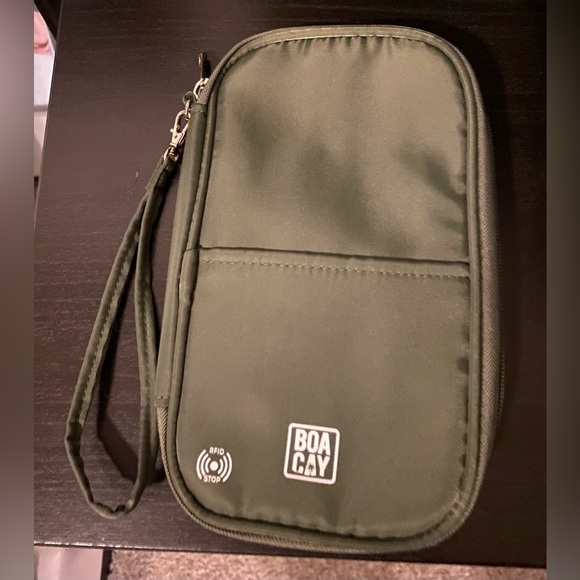 BOACAY Travel Document Organizer with RFID - Picture 2 of 4